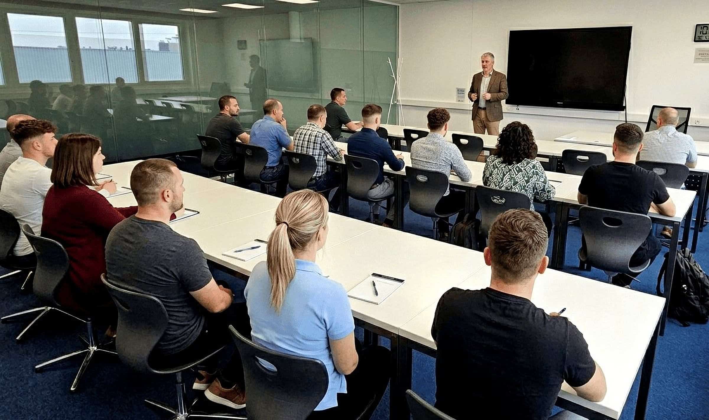 Formation en cours dans une salle TBS à Morges